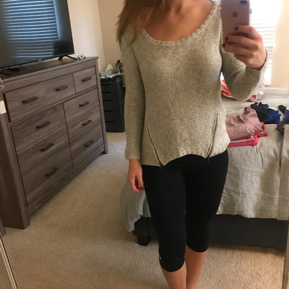 Cute winter sweater - Picture 1 of 5